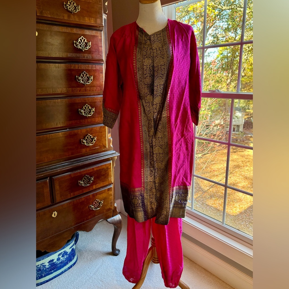 Vintage Colorful Asian Traditional Festive Outfit - Size Small